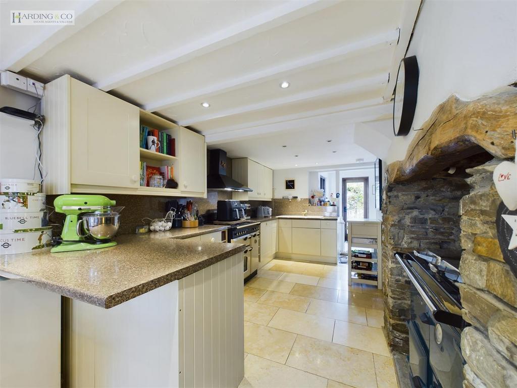 Kitchen ii.jpg