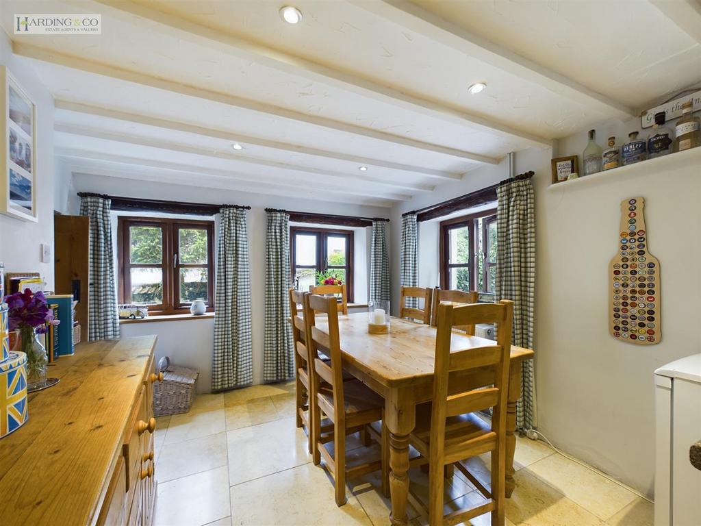 Dining area.jpg