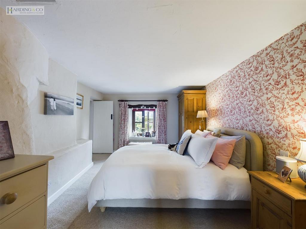 Bedroom 1 ii.jpg