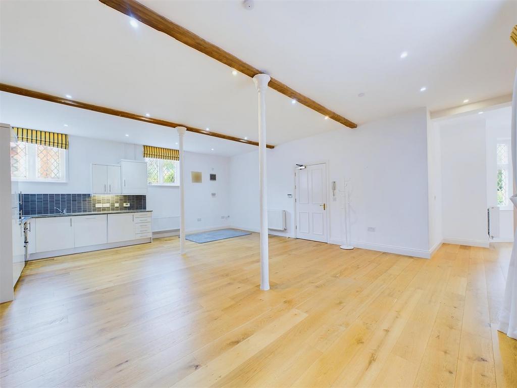 Open Plan Kitchen/Dining/Living Area