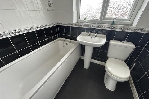 40 Higher Fullwood, Oldham, OL1 4NL
