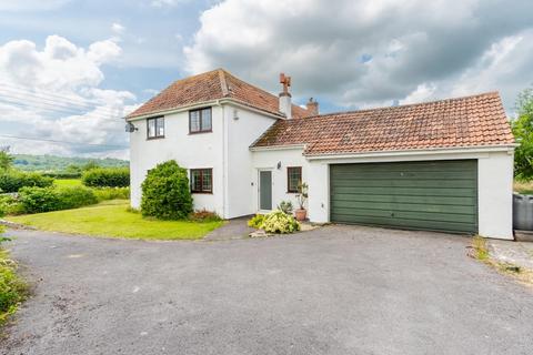 2 bedroom cottage for sale, Charming cottage situated within 1/3 of an acre on the fringes of Claverham