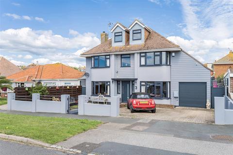 5 bedroom detached house for sale, Cliff Gardens, Peacehaven