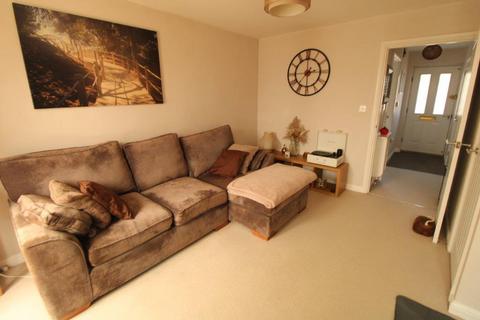 3 bedroom property to rent, Sedgemoor Court, Daventry NN11