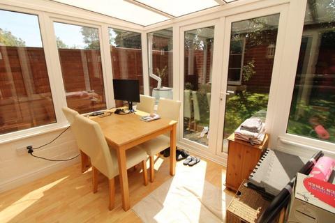 3 bedroom property to rent, Sedgemoor Court, Daventry NN11