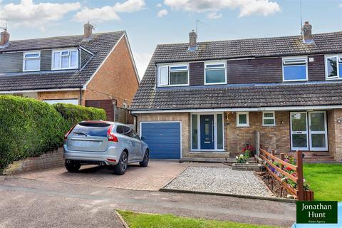 72 Fairfield, Buntingford, SG9 9NU