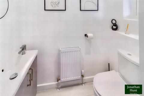 72 Fairfield, Buntingford, SG9 9NU