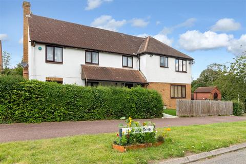 6 bedroom detached house for sale, Hadrians Drive, Bancroft