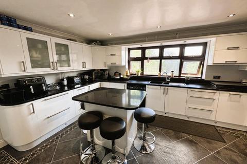 5 bedroom detached house for sale, Thornwood Avenue, Ingleby Barwick, Stockton-On-Tees