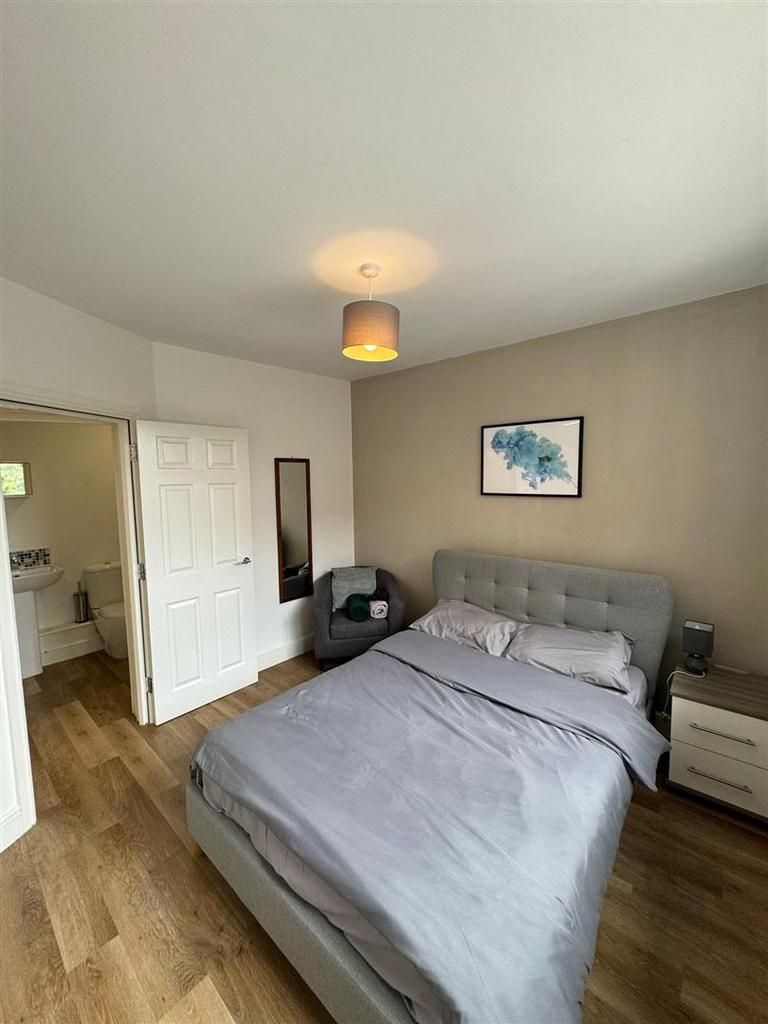F6 SUFFOLK - BED 2.jpg
