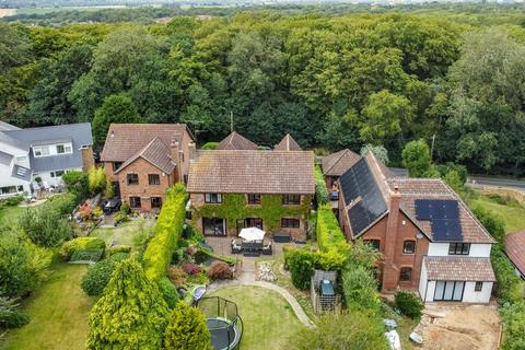 5 bedroom detached house for sale, Riffhams Lane, Danbury