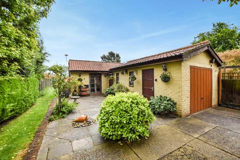 3 bedroom detached bungalow for sale, Willow Grove, South Woodham Ferrers