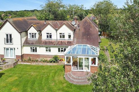 6 bedroom detached house for sale, Priory Road, Bicknacre