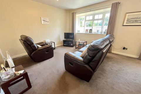 2 bedroom flat for sale, Dorchester Court, Brooklands Road