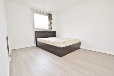 2 bedroom maisonette to rent, Emmott Close, London