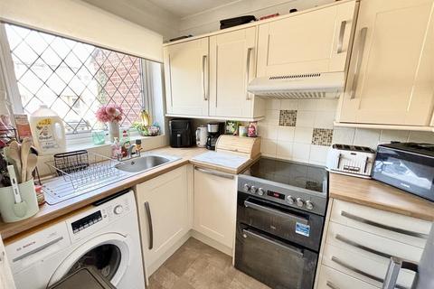 2 bedroom terraced house for sale, Chaffinch Close, Poole BH17