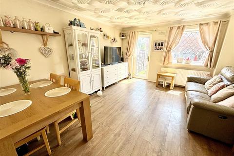 2 bedroom terraced house for sale, Chaffinch Close, Poole BH17