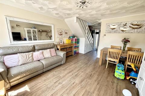 46 Chaffinch Close, Creekmoor, Poole, BH17 7UR