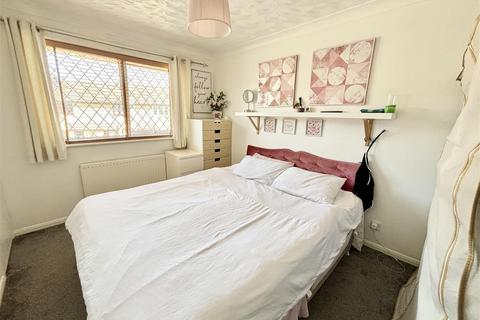 46 Chaffinch Close, Creekmoor, Poole, BH17 7UR