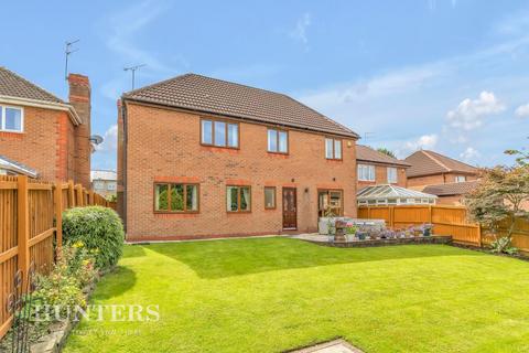 4 bedroom detached house for sale, Mill Fold Gardens, Littleborough, OL15 8SA