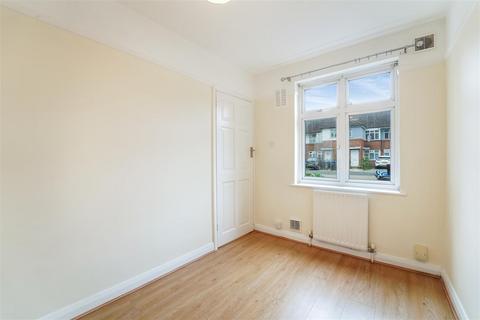 25 Barnard Gardens, New Malden, KT3 6QG