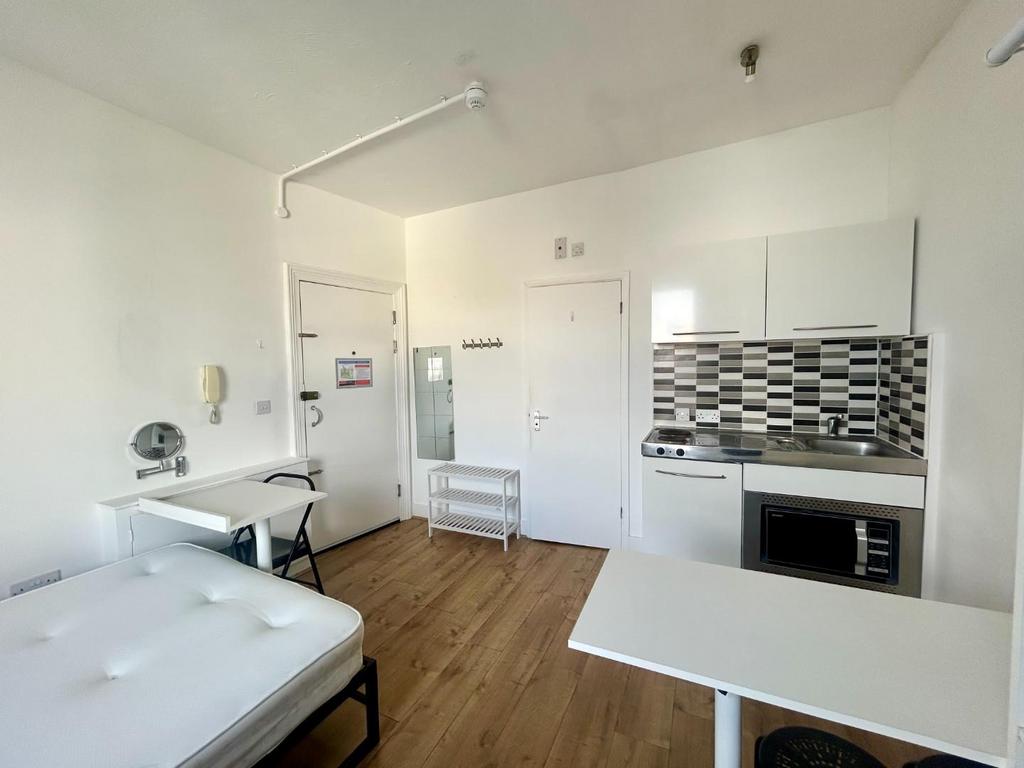 Flat 11 (new2).jpg