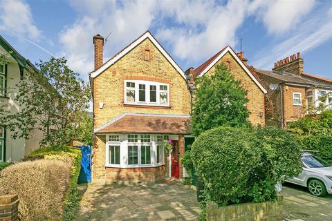 3 bedroom semi-detached house to rent, Gloucester Road, Hampton