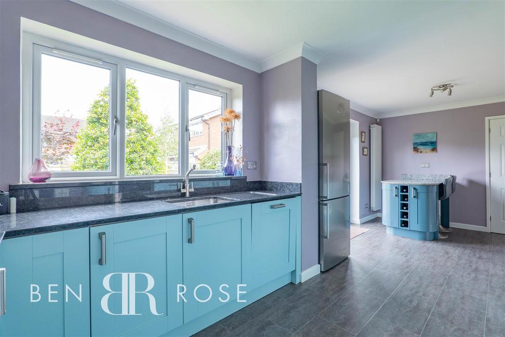 Kitchen/Breakfast Room