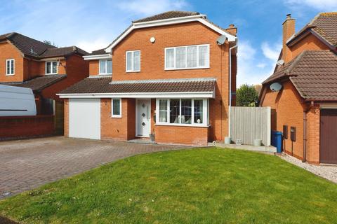 5 Moat Drive, Drayton Bassett, Tamworth, B78 3UG