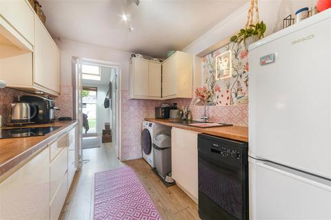 11 Jacob Close, Windsor, SL4 5PT