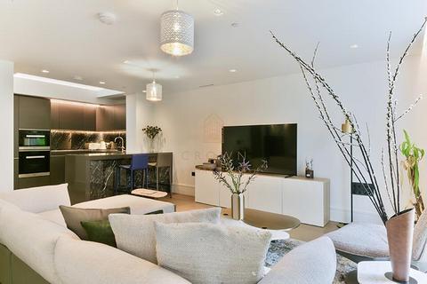 3 bedroom duplex to rent, Park Crescent, London W1B