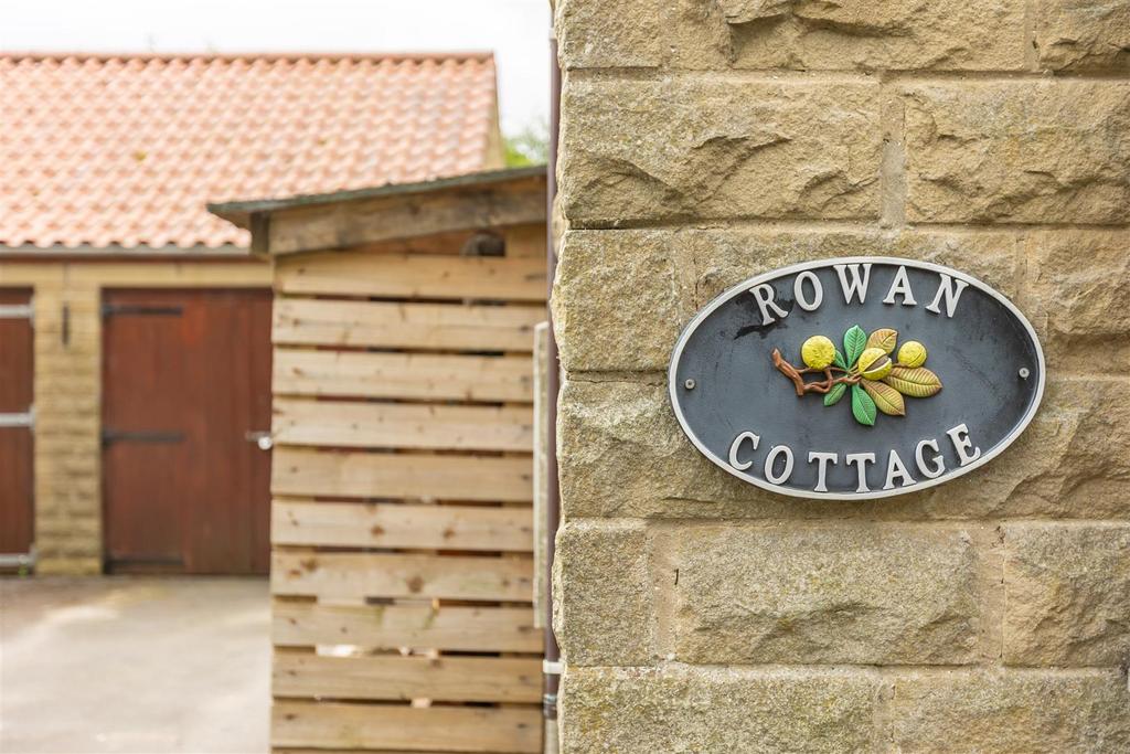 Rowan Cottage External-2.jpg