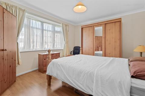 148 Princess Drive, Seaford, BN25 2TS