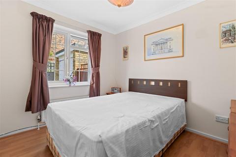 148 Princess Drive, Seaford, BN25 2TS