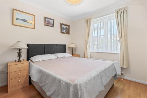 148 Princess Drive, Seaford, BN25 2TS