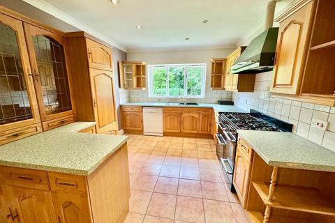 4 bedroom house for sale, Parc Conwy, Llanrwst