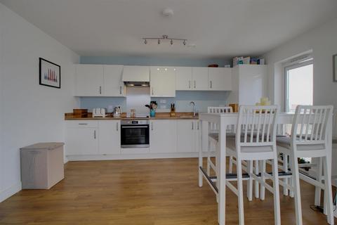 2 bedroom apartment for sale, Hobbs Way, Gloucester