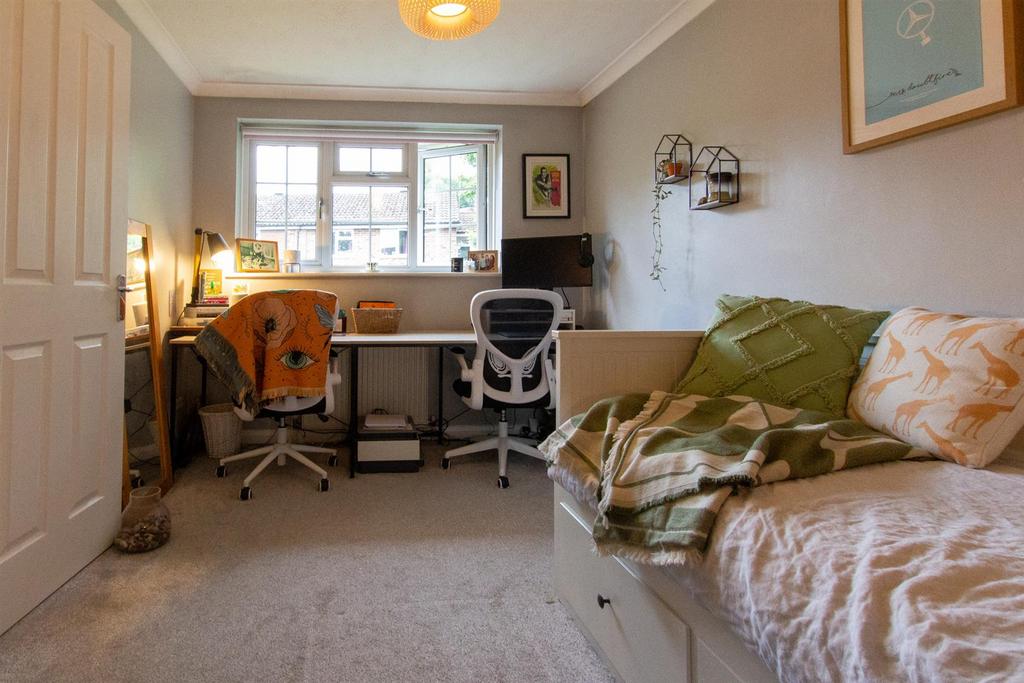 26 Sandy Vale - Bedroom 2.jpg