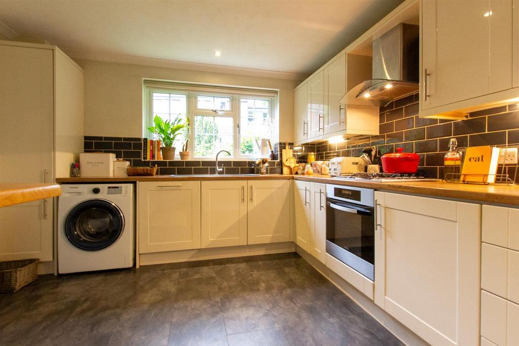 26 Sandy Vale - Kitchen.jpg