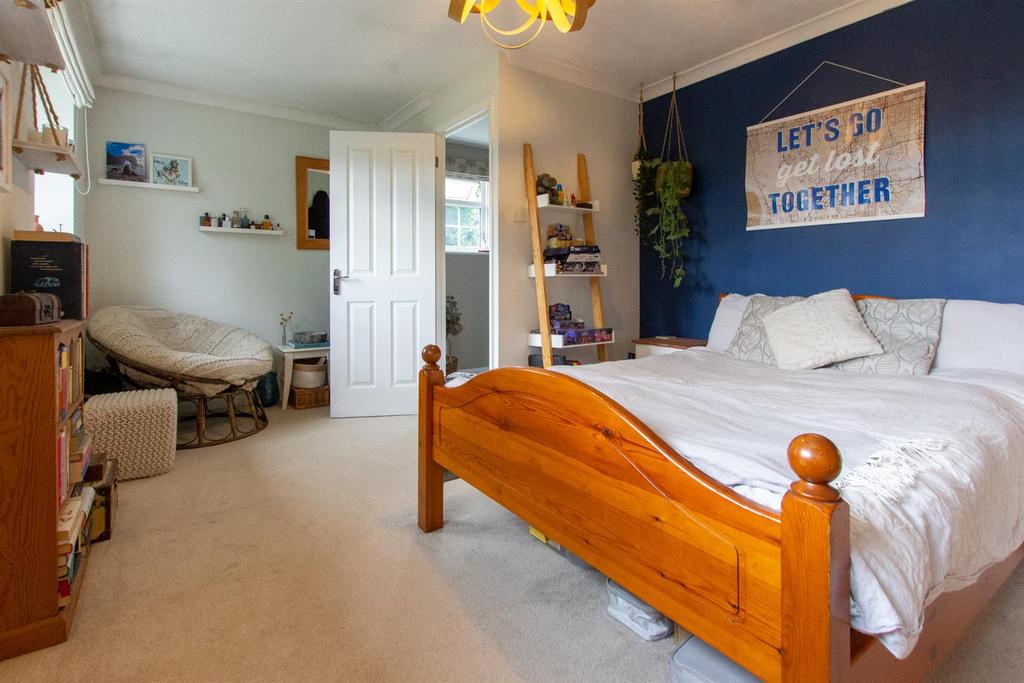 26 Sandy Vale - Bedroom 2-2.jpg