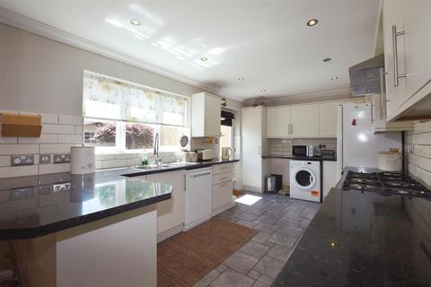 4 bedroom detached house for sale, Woodhead Close, Stamford