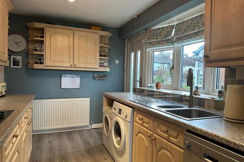 3 bedroom semi-detached house for sale, Coxley View, Wakefield WF4