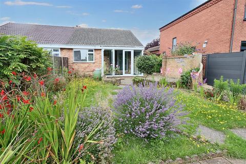 2 bedroom semi-detached bungalow for sale, Moyes Road, Oulton Broad