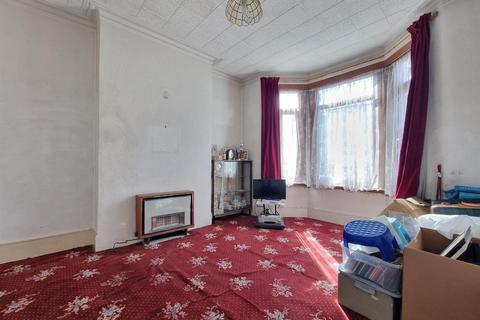 161 Henley Road, Ilford, IG1 2TP