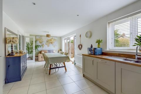 4 bedroom detached house for sale, Kingston Close, Welland, Malvern