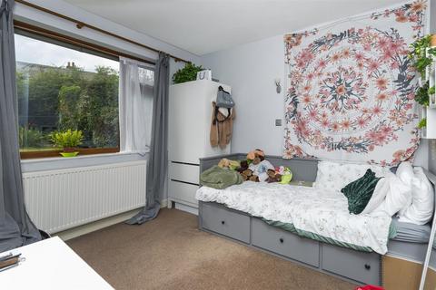 Valley View Ambler Thorn, Queensbury, Bradford, BD13 2DP