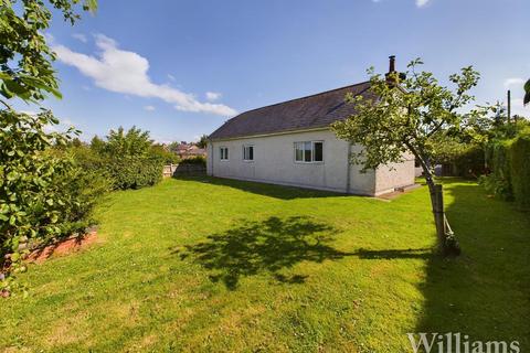 4 bedroom detached bungalow for sale, Bicester Road, Kingswood HP18