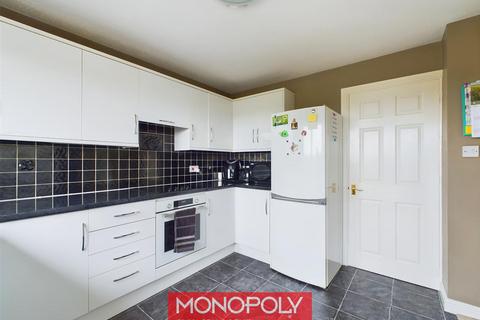 9 Maes Tyrnog, Llandyrnog, Denbigh, LL16 4EW
