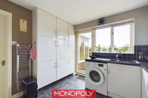9 Maes Tyrnog, Llandyrnog, Denbigh, LL16 4EW