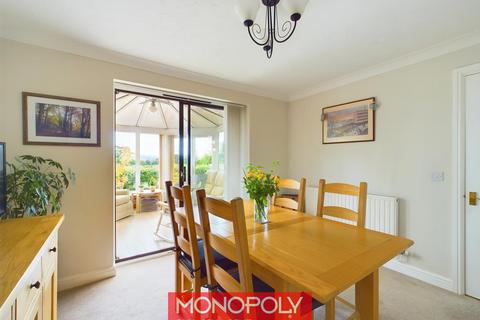 9 Maes Tyrnog, Llandyrnog, Denbigh, LL16 4EW